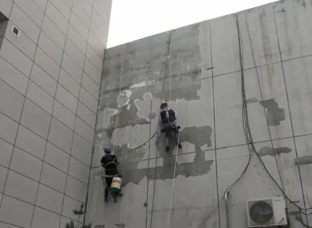 哈密楼顶漏水维修公司分享下哈密外墙防水的注意事项
